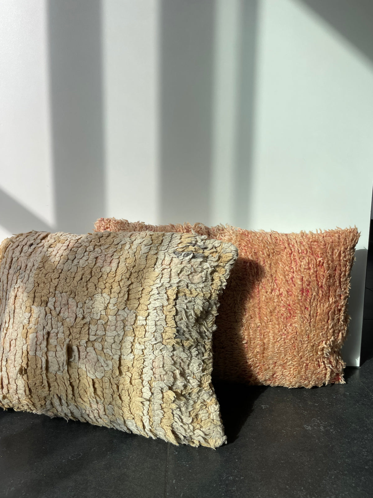 Handgemaakt vintage kussen in naturel tinten - 35x60