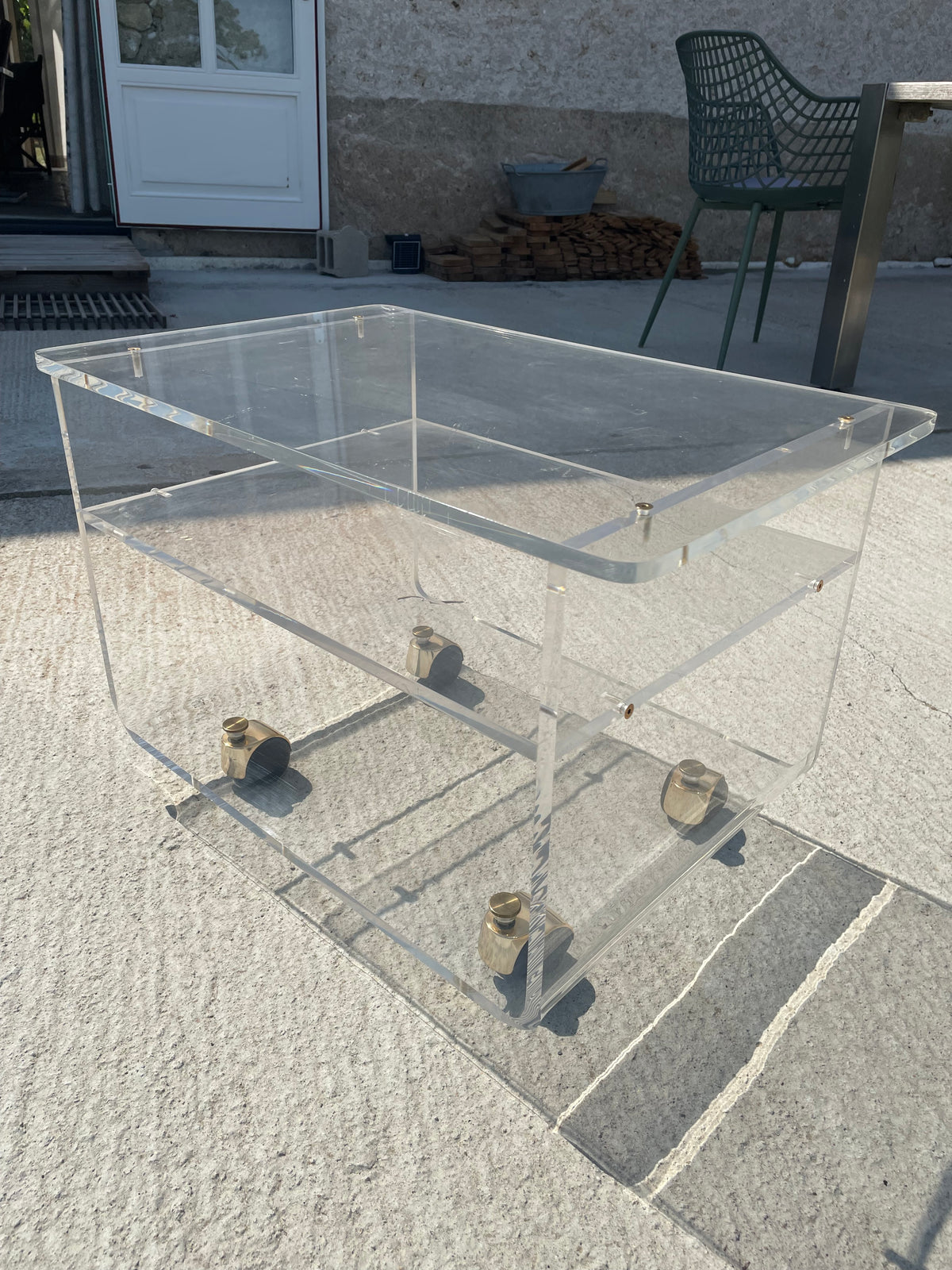 Vintage plexiglazen trolleytafel van Marais – Les Invisibles, jaren 70/80. Met orgineel document