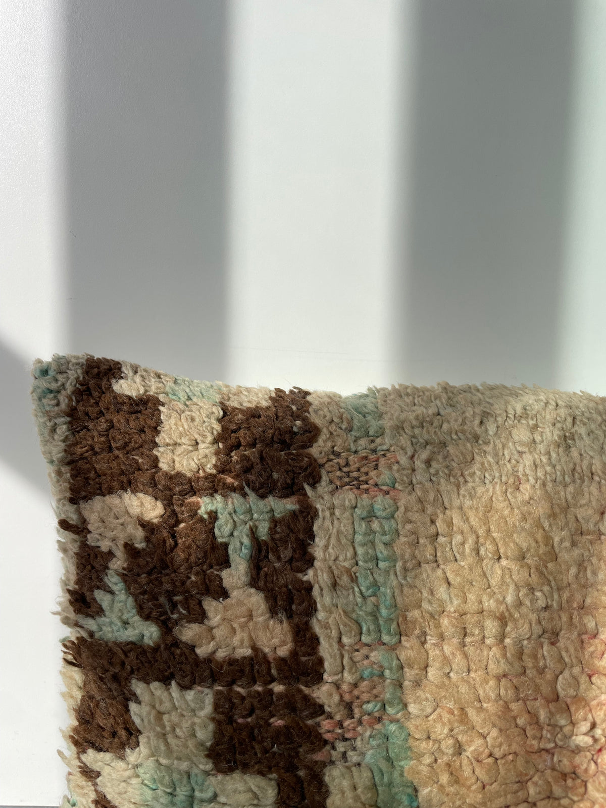 Handgemaakt Berberkussen in crème, bruin en mint - 40x65