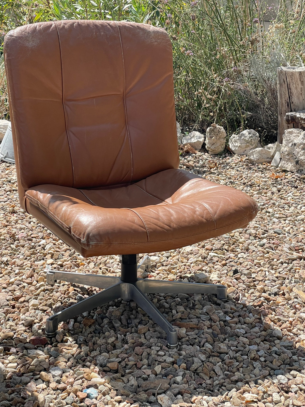 Set van 2 vintage draaifauteuils in cognac