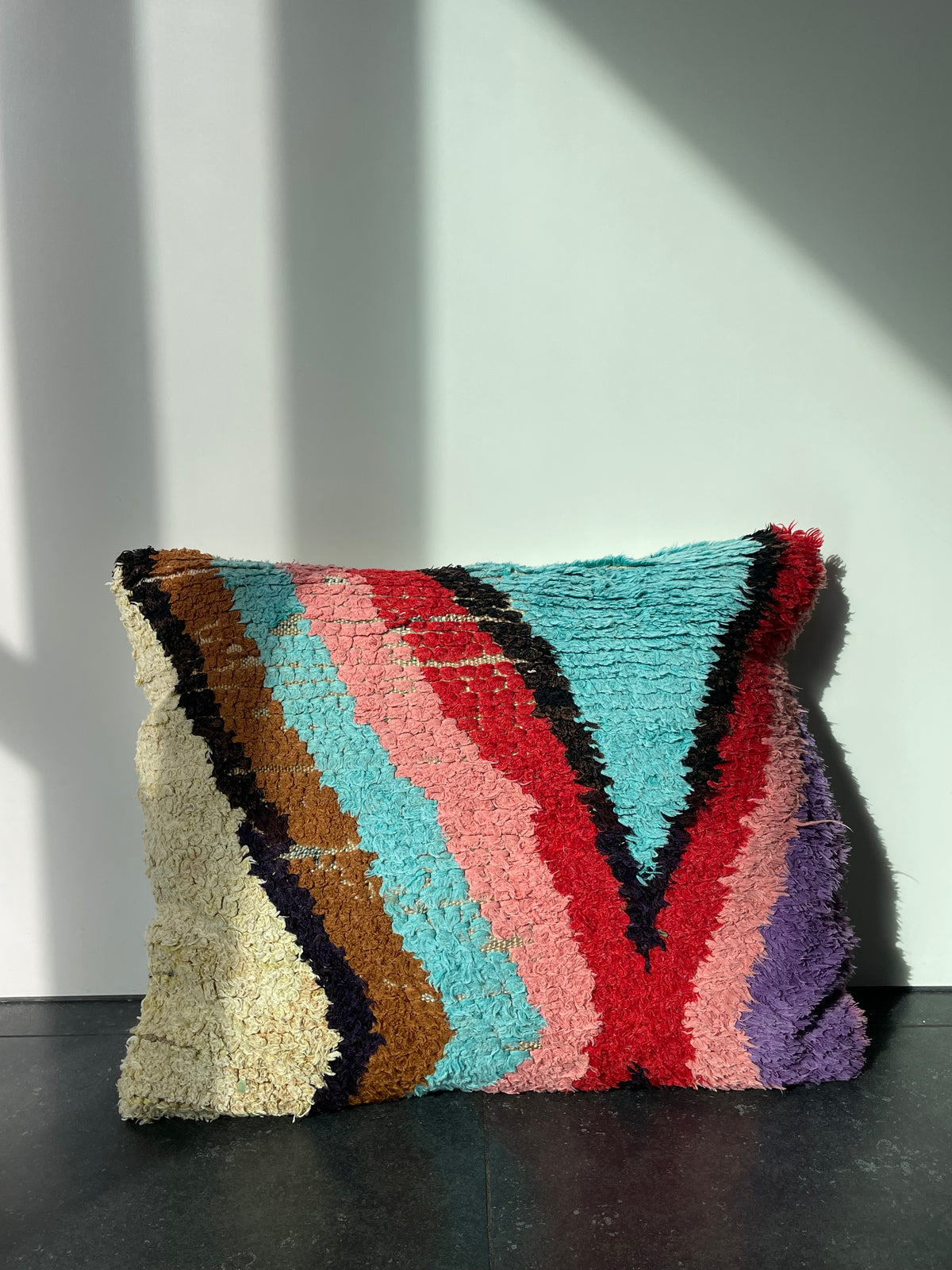 Uniek handgemaakt Marokkaans kussen in kleurrijk textiel - 45x60