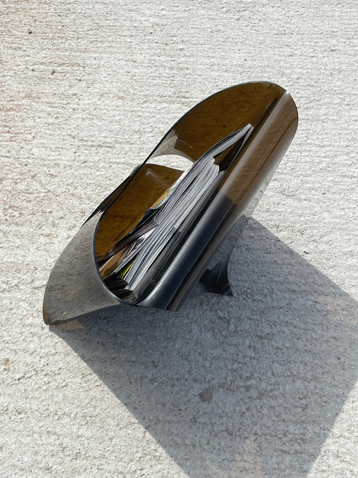 Michel Dumas voor Roche Bobois – vintage plexiglazen tijdschriftenhouder, jaren 70