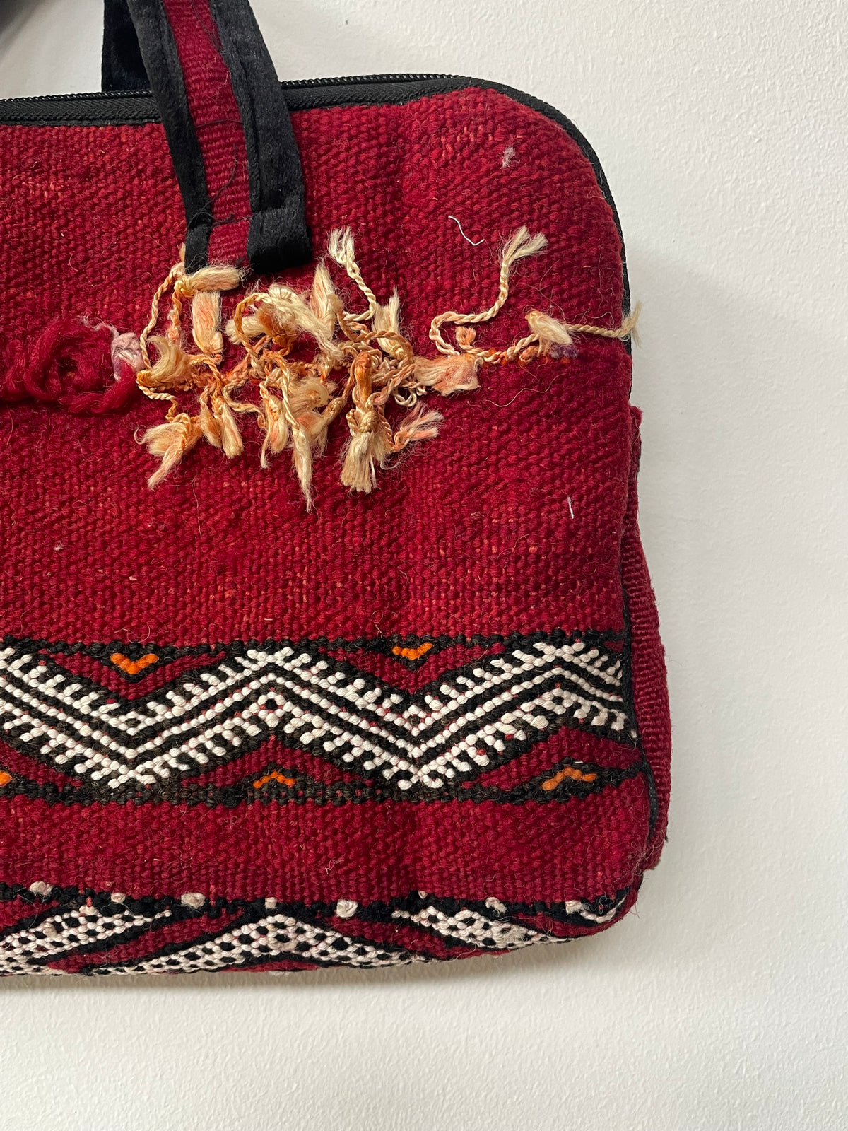 Handgemaakte Marokkaanse tas in bordeaux – 35×25 cm