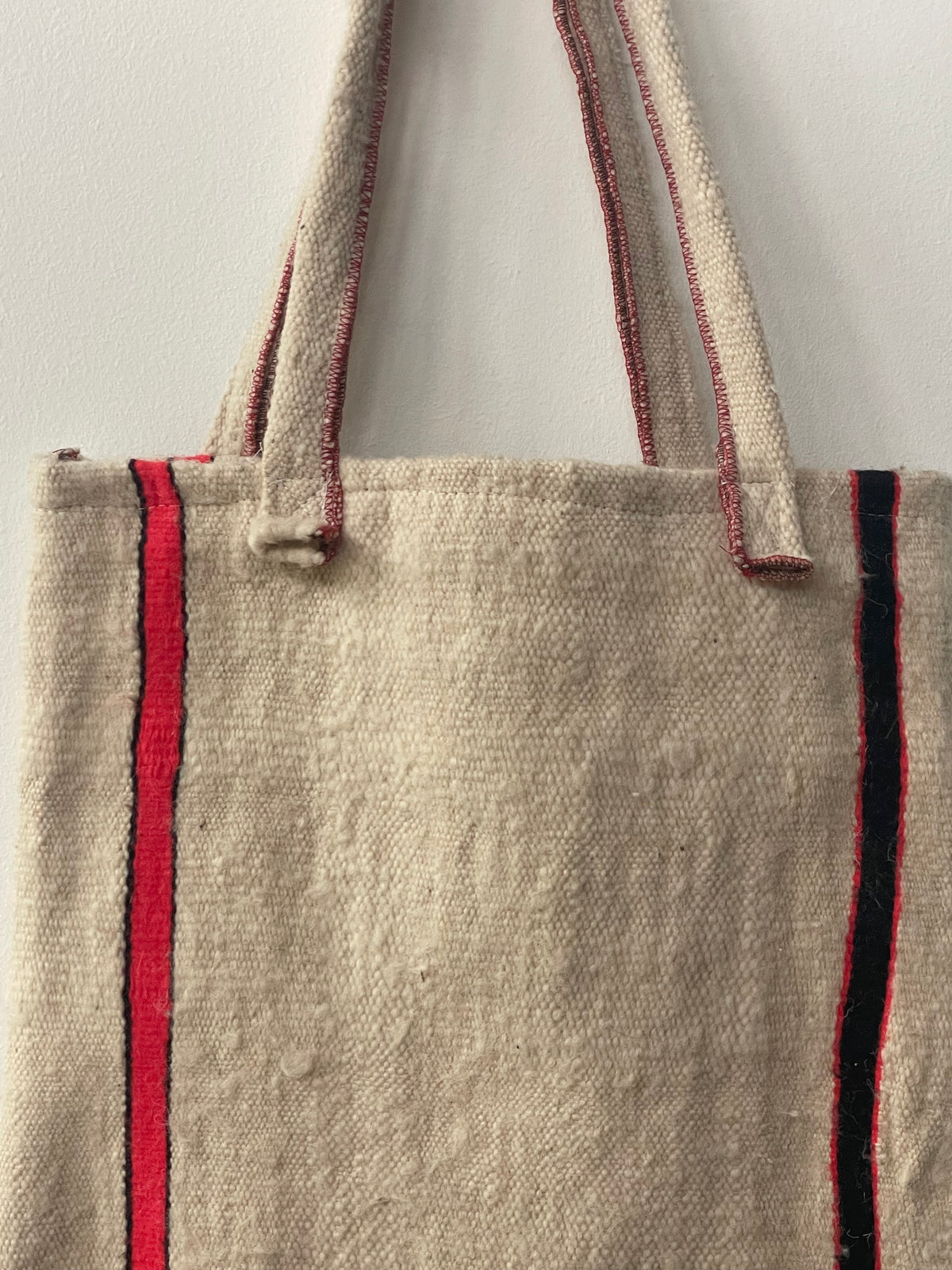 Handgemaakte schoudertas in naturel met oranje en zwart 40x42