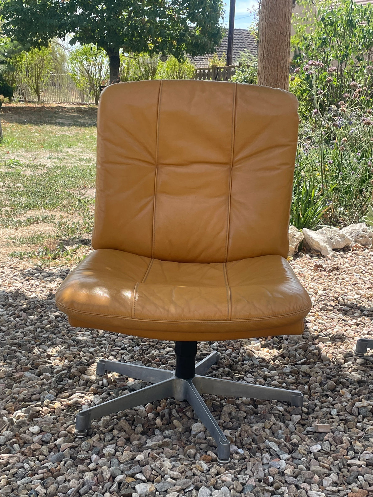 Set van 2 vintage okergele draaifauteuils