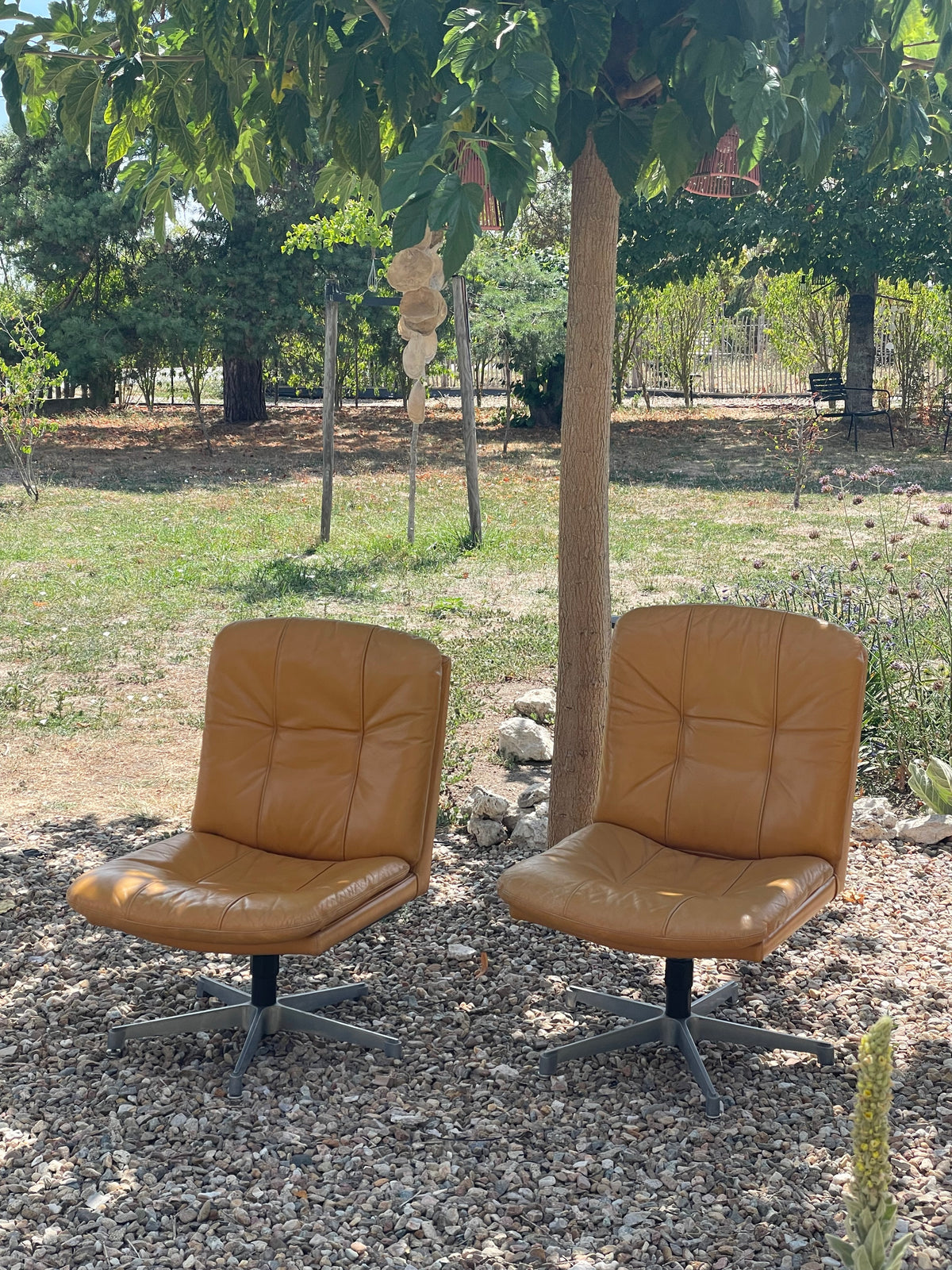 Set van 2 vintage okergele draaifauteuils