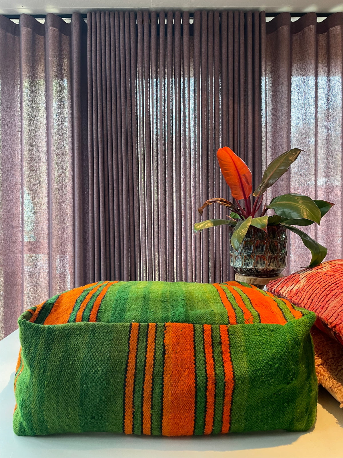 Handgemaakte Marokkaanse poef in groen en oranje - 63x63
