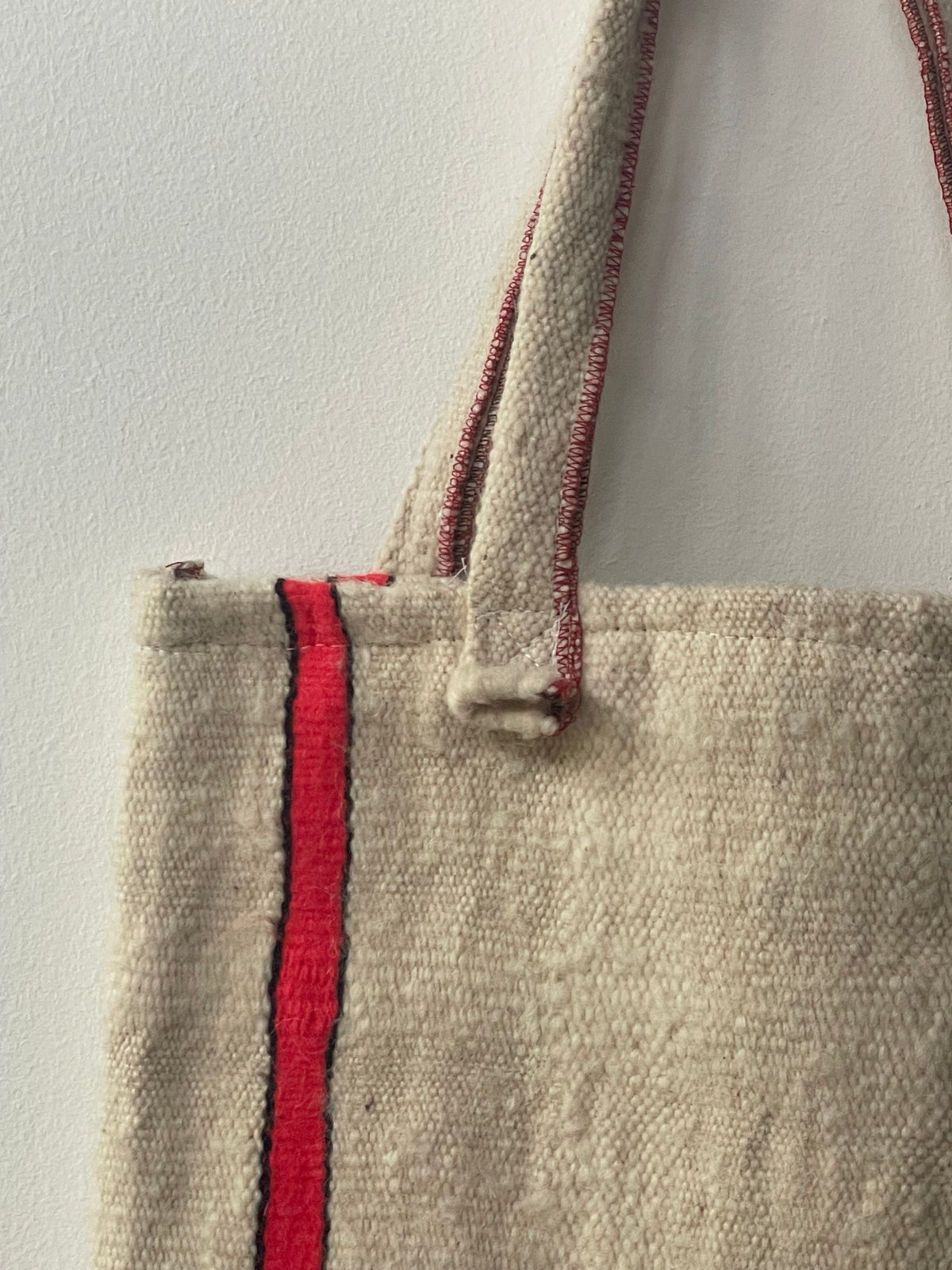 Handgemaakte schoudertas in naturel met oranje en zwart 40x42