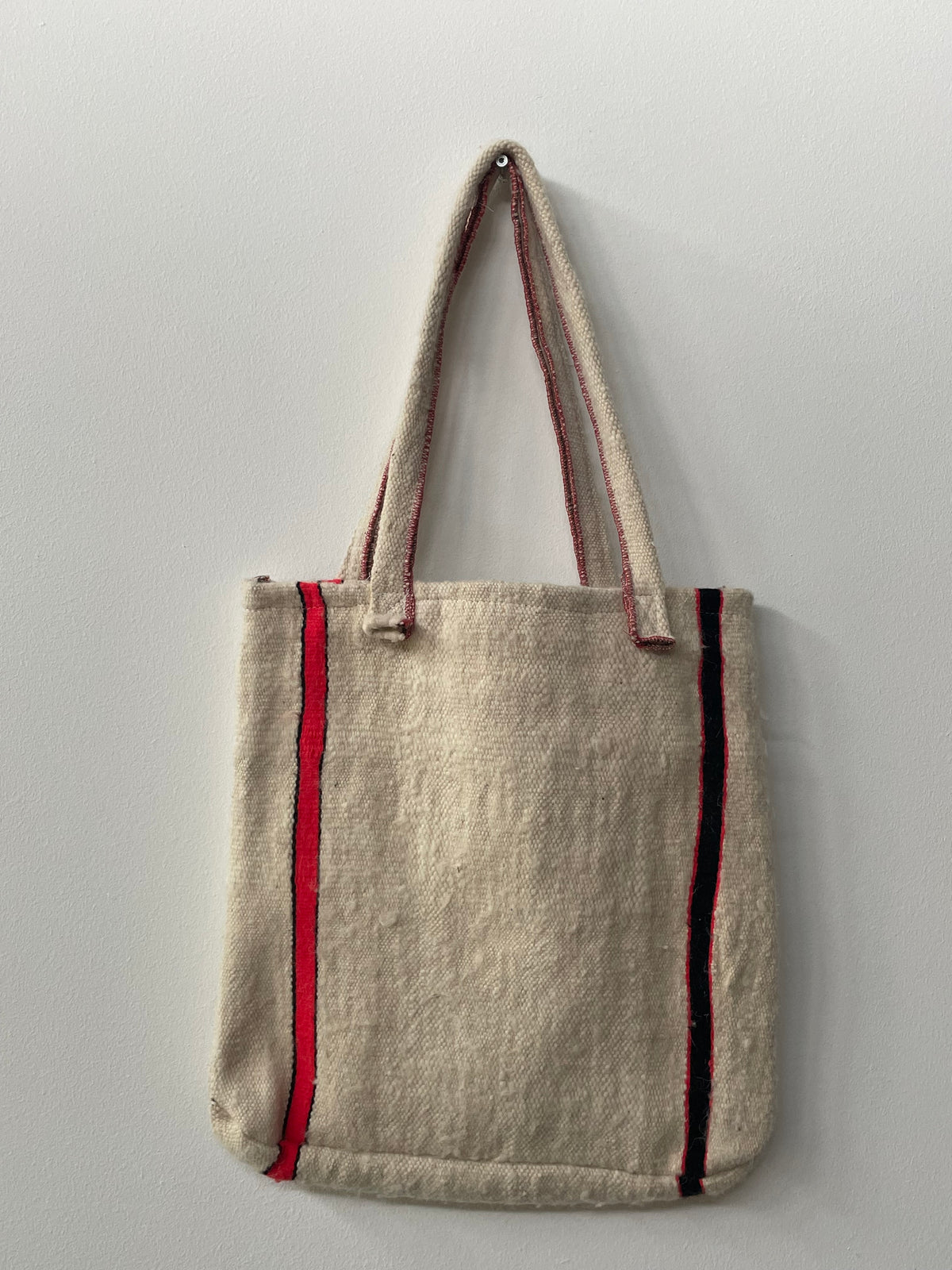 Handgemaakte schoudertas in naturel met oranje en zwart 40x42