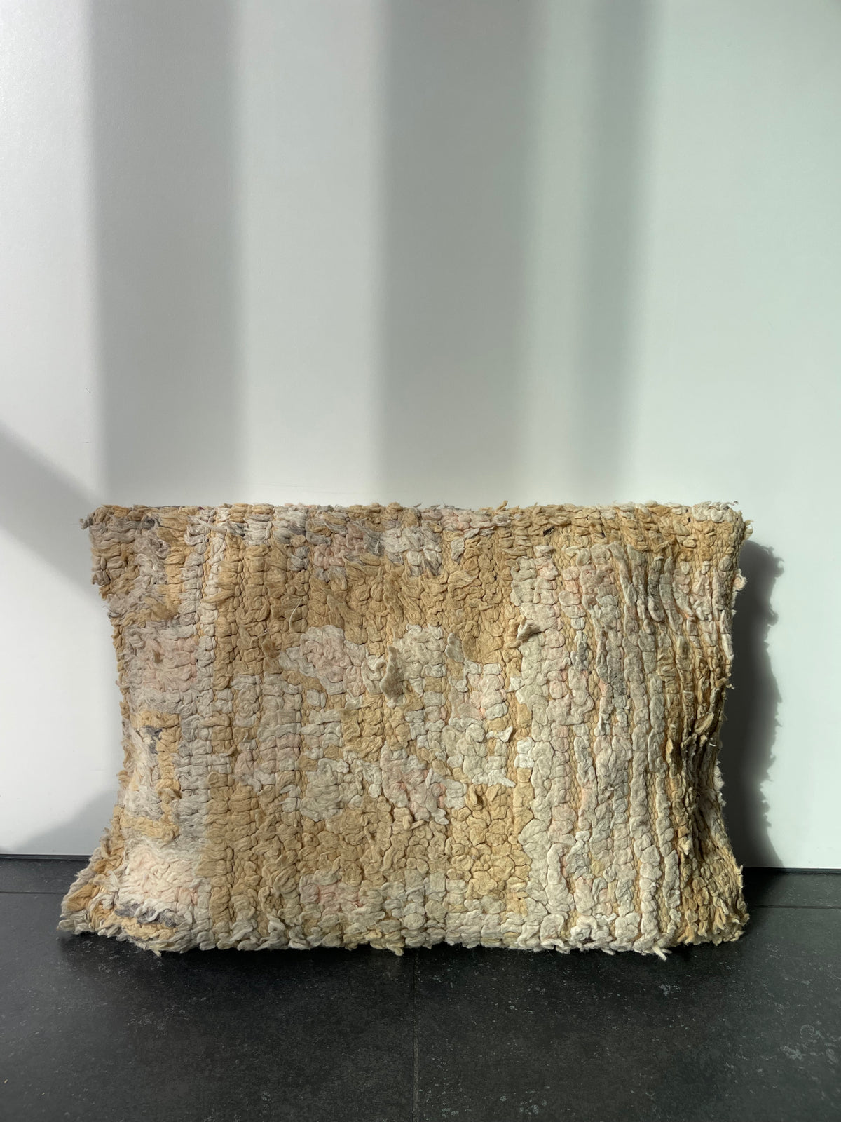 Handgemaakt vintage kussen in naturel tinten - 35x60