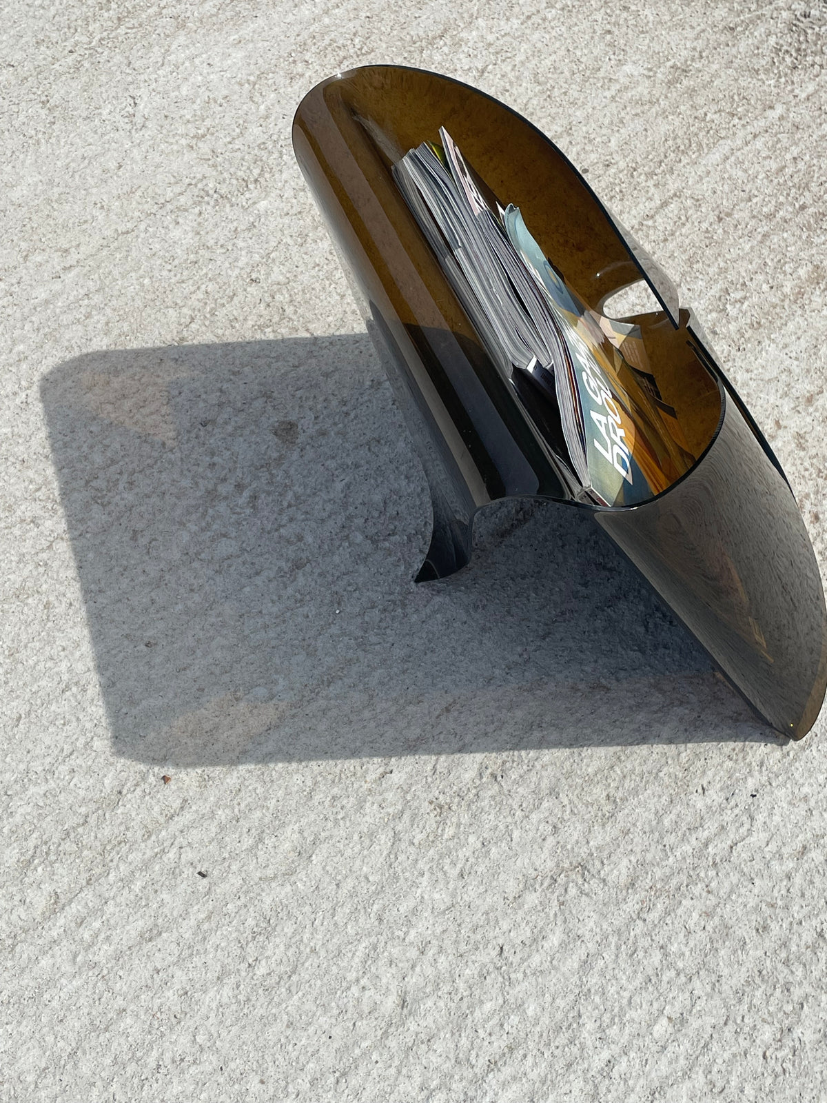 Michel Dumas voor Roche Bobois – vintage plexiglazen tijdschriftenhouder, jaren 70