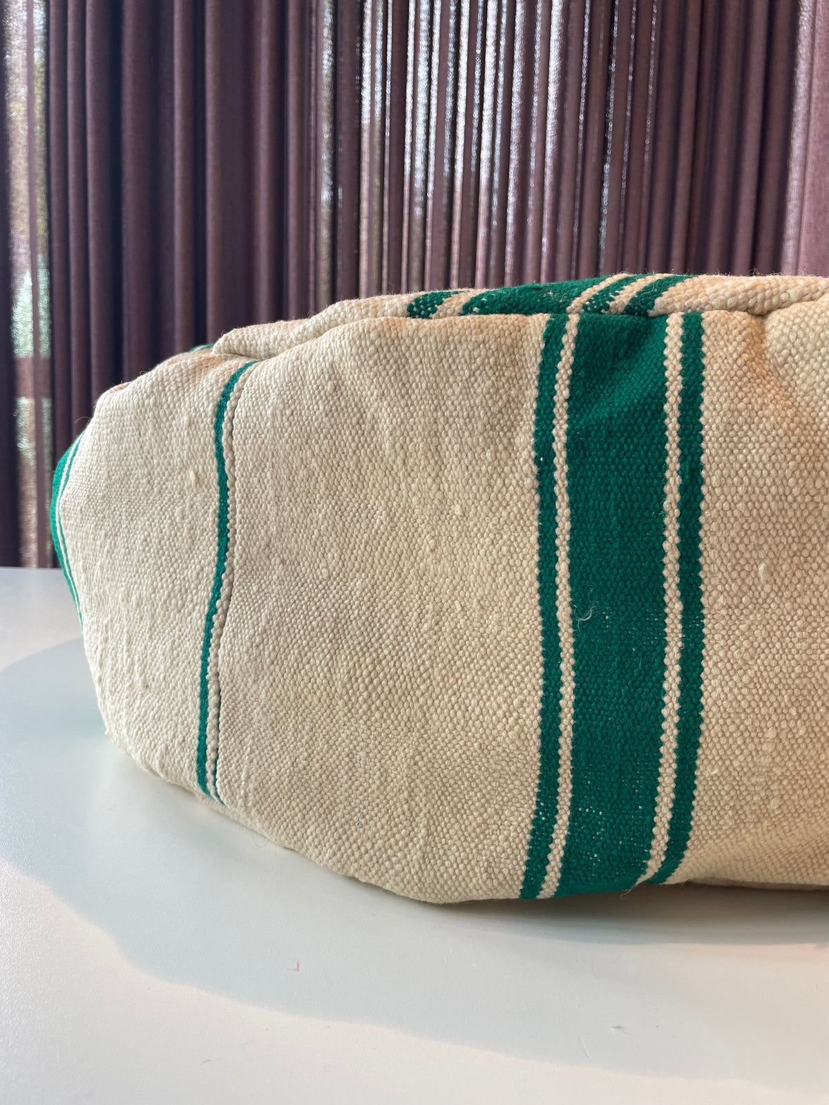 Handgemaakte Marokkaanse poef met groene strepen - 68cm rond