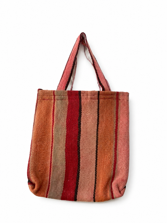Handgemaakte gestreepte shopper in warme kleuren 33x35