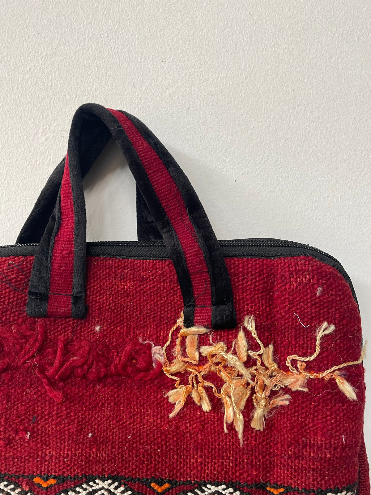 Handgemaakte Marokkaanse tas in bordeaux – 35×25 cm