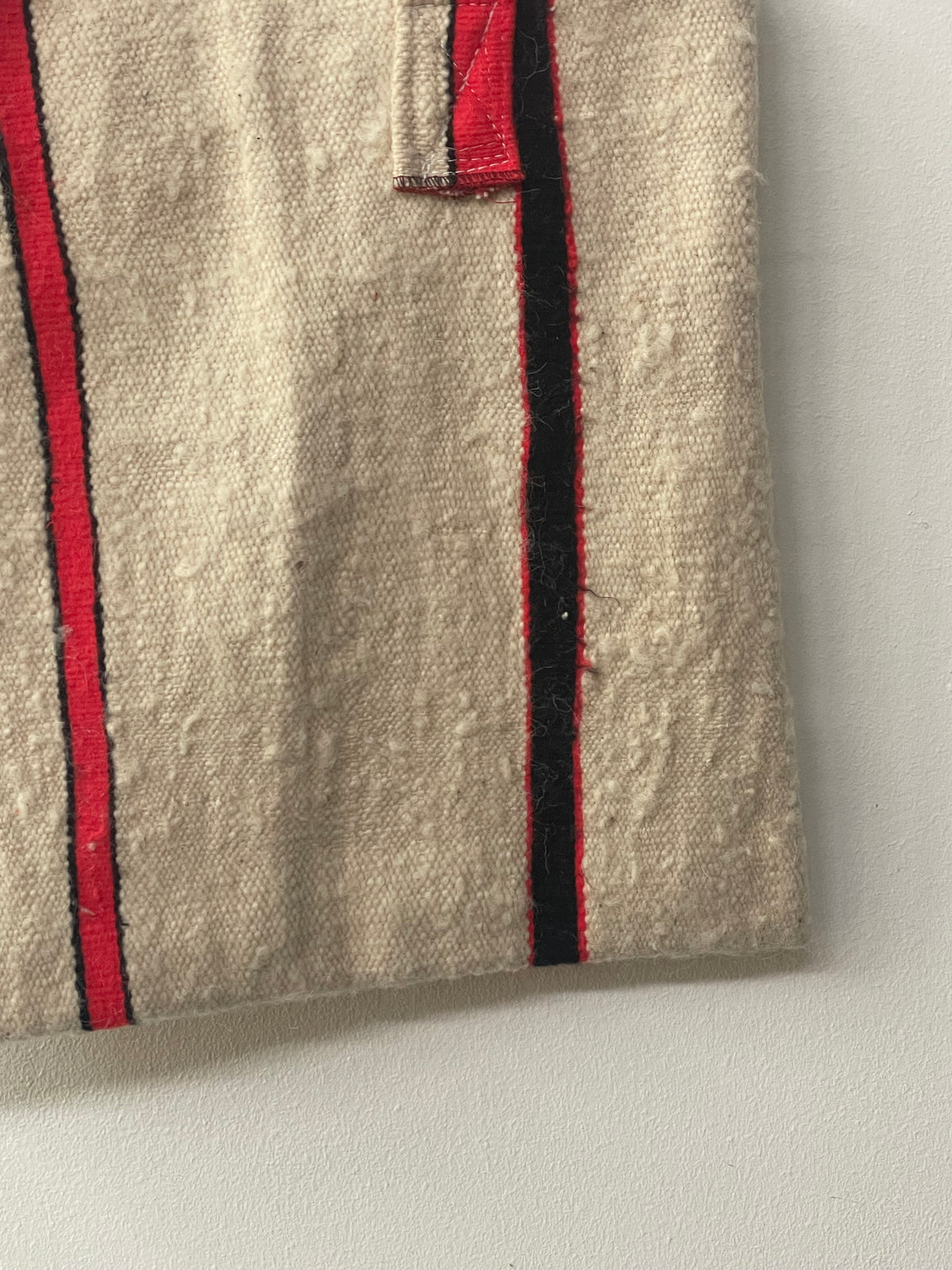 Handgemaakte shopper in ecru met oranje-zwarte details 42x42